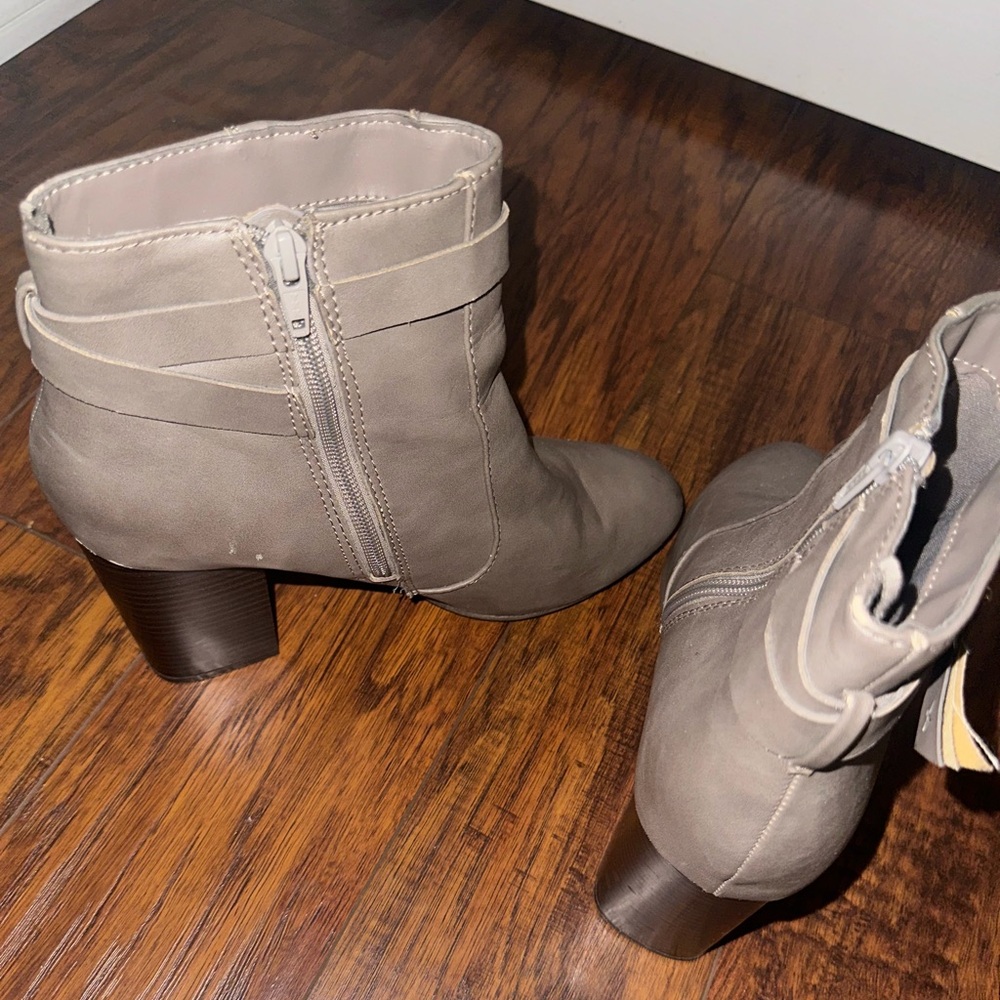Grey Booties - Picture 5 of 5